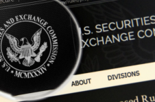 Grayscale 首席执行官表示 SEC 应同时批准比特币期货 ETF 和现货 ETF